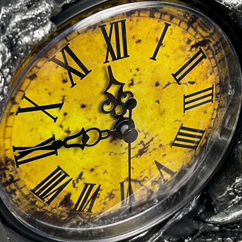 Twin Evil Dragons Antiqued Mantel Clock Image 6