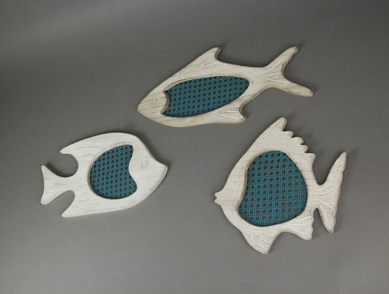 Set of 3 Blue and White Wood and Metal Mesh Fish Wall Hangings Image 2