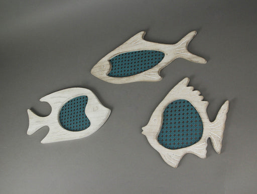 Set of 3 Blue and White Wood and Metal Mesh Fish Wall Hangings Image 2