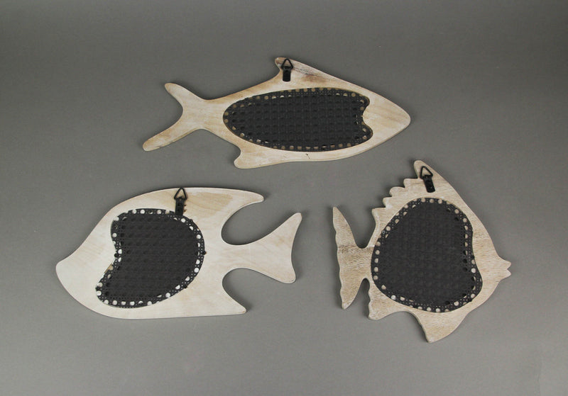 Set of 3 Blue and White Wood and Metal Mesh Fish Wall Hangings Image 3