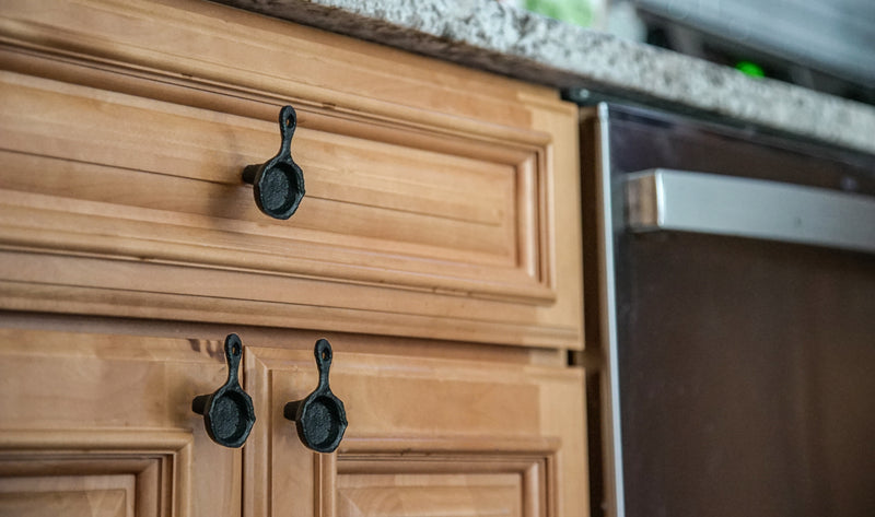 Set of 6 Black Mini Cast Iron Skillet Drawer Pulls - Decorative Kitchen Cabinet Knobs for Rustic Charm - Simple Installation