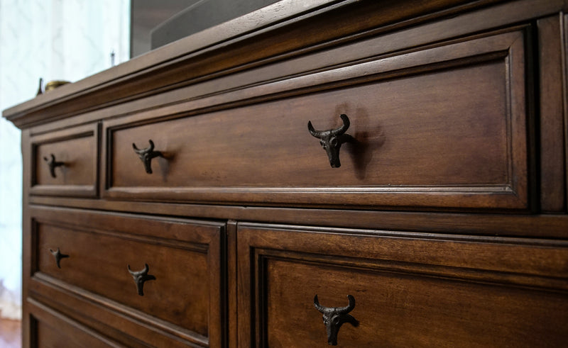 Set of 6 Rustic Brown Cast Iron Steer Skull Drawer Pulls - Western Home Decor Cabinet Knobs - 2 Inches High - Easy Install -