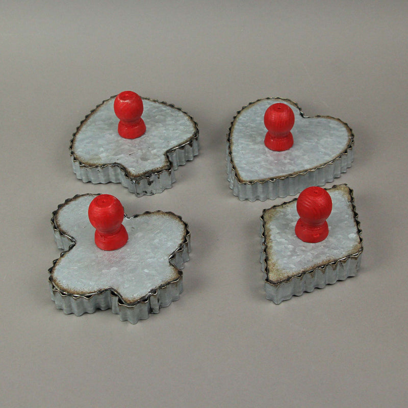 Set of 4 Rustic Galvanized Zinc Finish Playing Card Suit Cookie Cutter Wall Hooks for Kitchens, Dining Rooms and Holiday Home