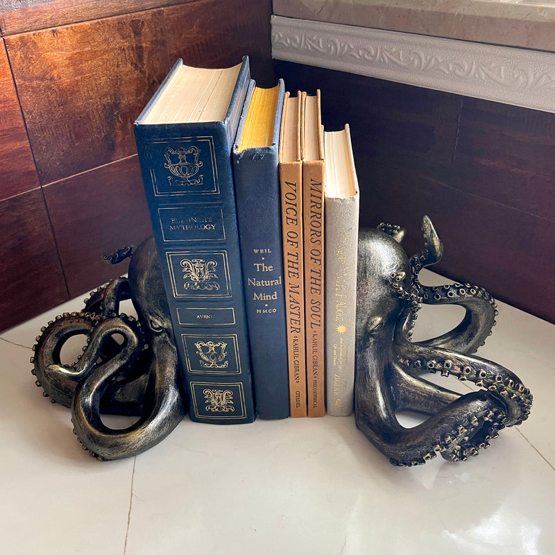 Bronze Octopus Bookends Set of 2 – Nautical Coastal Polyresin Sculptures for Bookshelves, Office, Bedroom, Library –