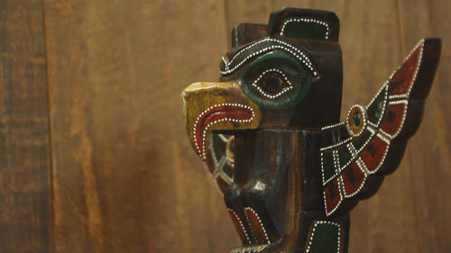 VIL37A-wooden-eagle-totem-pole-video-1A.mp4