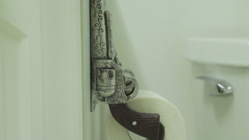 ZKO-99395-cowboy-gunslinger-pistol-toilet-paper-holder-1A.mp4